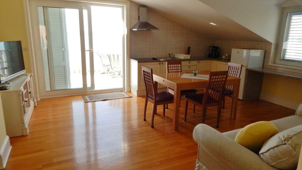 Seafront Apartments Nemira Omiš Extérieur photo