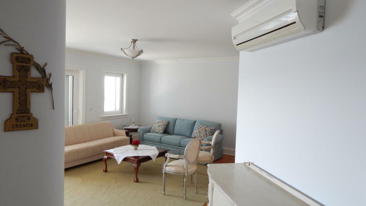 Seafront Apartments Nemira Omiš Extérieur photo